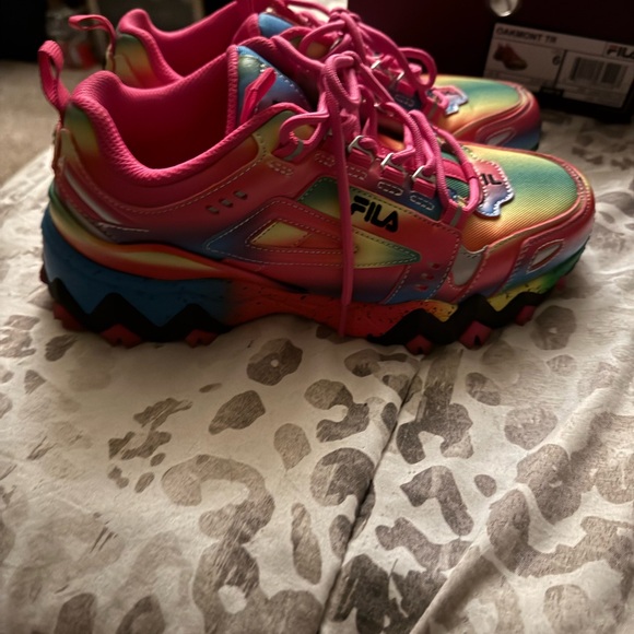 Fila Pink Sneakers with Chunky Sole and Reflective Design - Picture 1 of 3